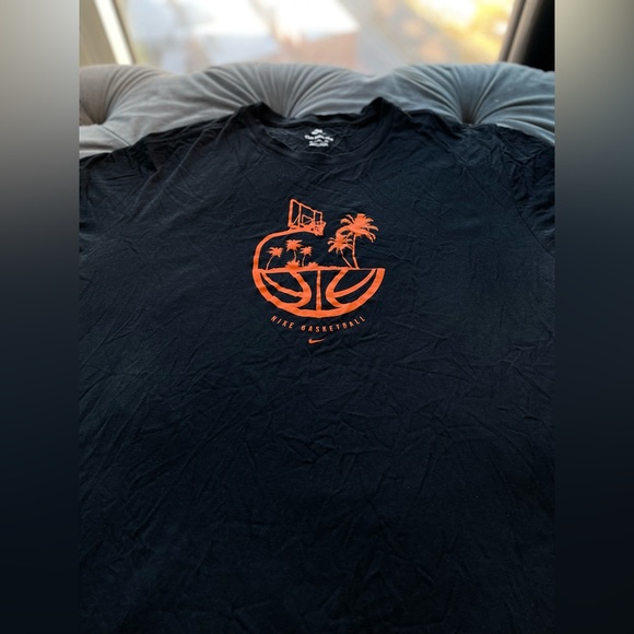 Nike Summer Hoops T-Shirt | Closet Label #136.) - Picture 4 of 5